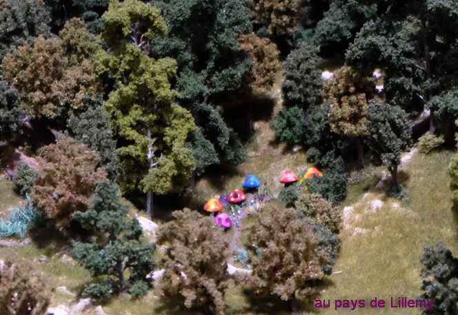 ob_2e4fed_miniworld-village-des-schtroumpfs