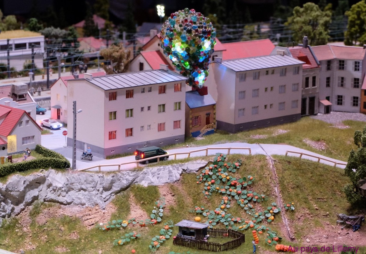 ob_4b6eda_mini-world-maison-la-haut